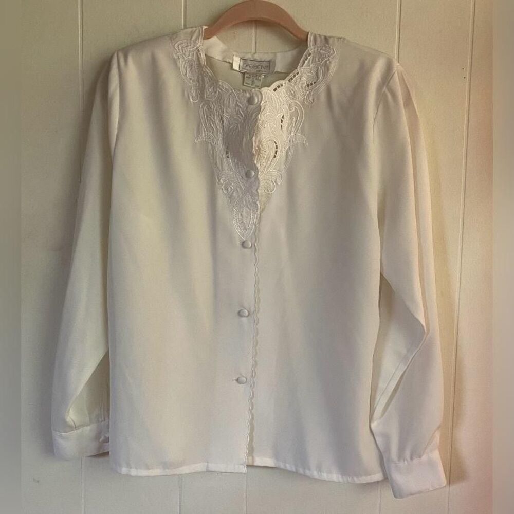 Vintage Sasson Blouse Womens 8 White Embroidered Button Front Satin Formal